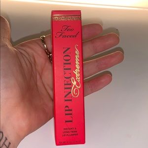 Too faced lip injection lip gloss